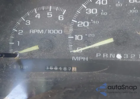 1997 Chevrolet C1500 Fleetside из США, поврежденный, VIN 1GCEC19R5VE203478